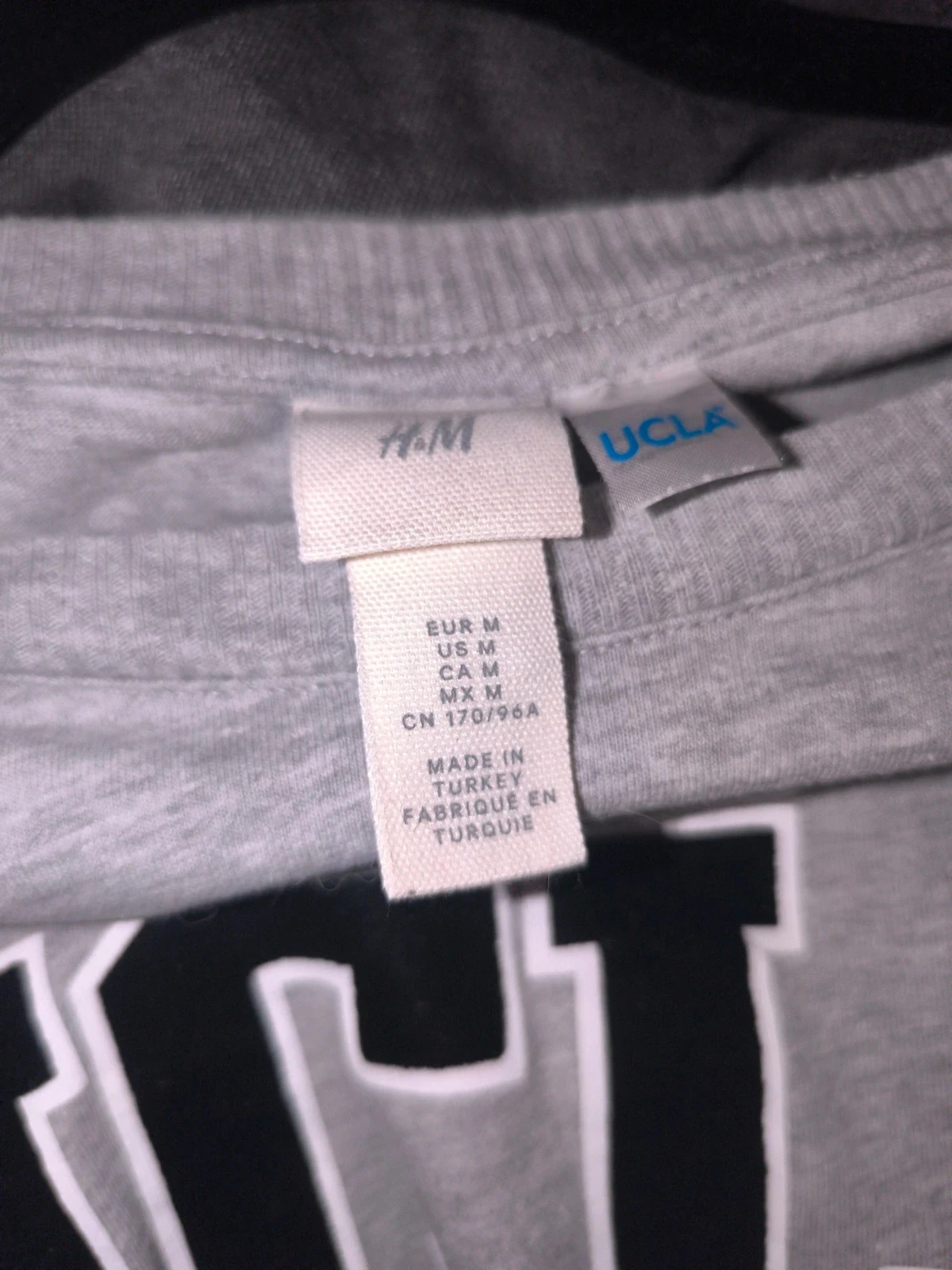 Camiseta oficial UCLA de H&M en excelente estado. – photo 3